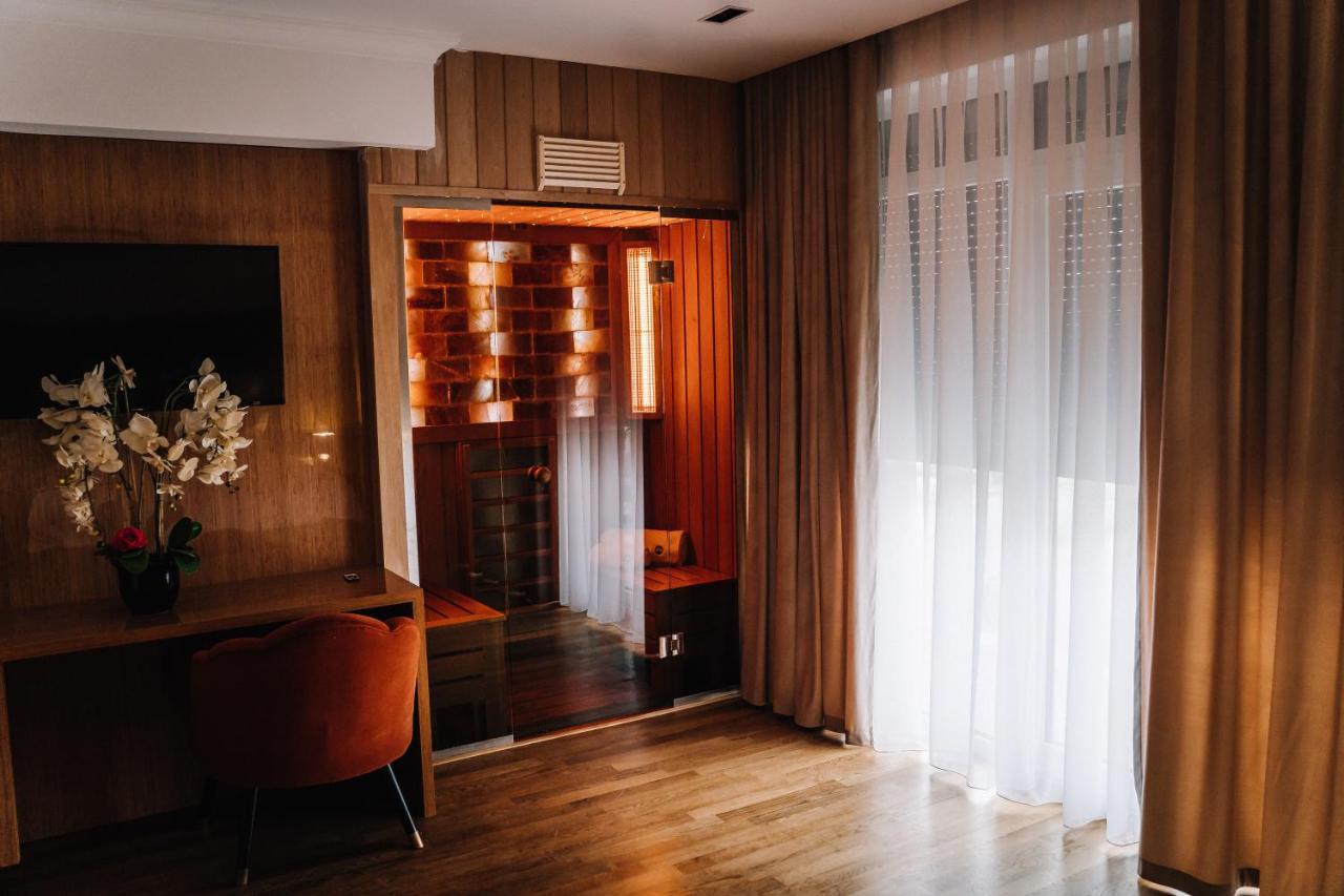 Hotel Glory Oradea Extérieur photo
