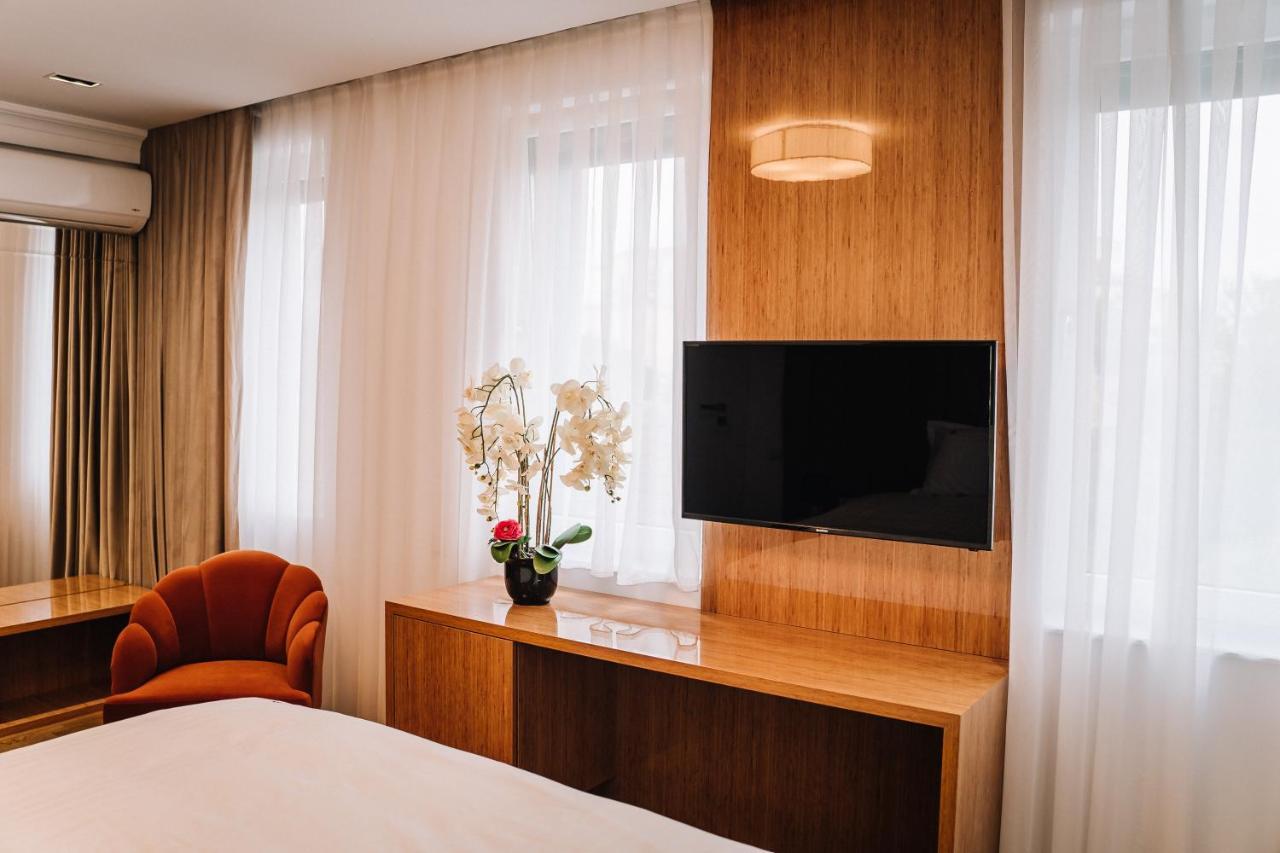 Hotel Glory Oradea Extérieur photo