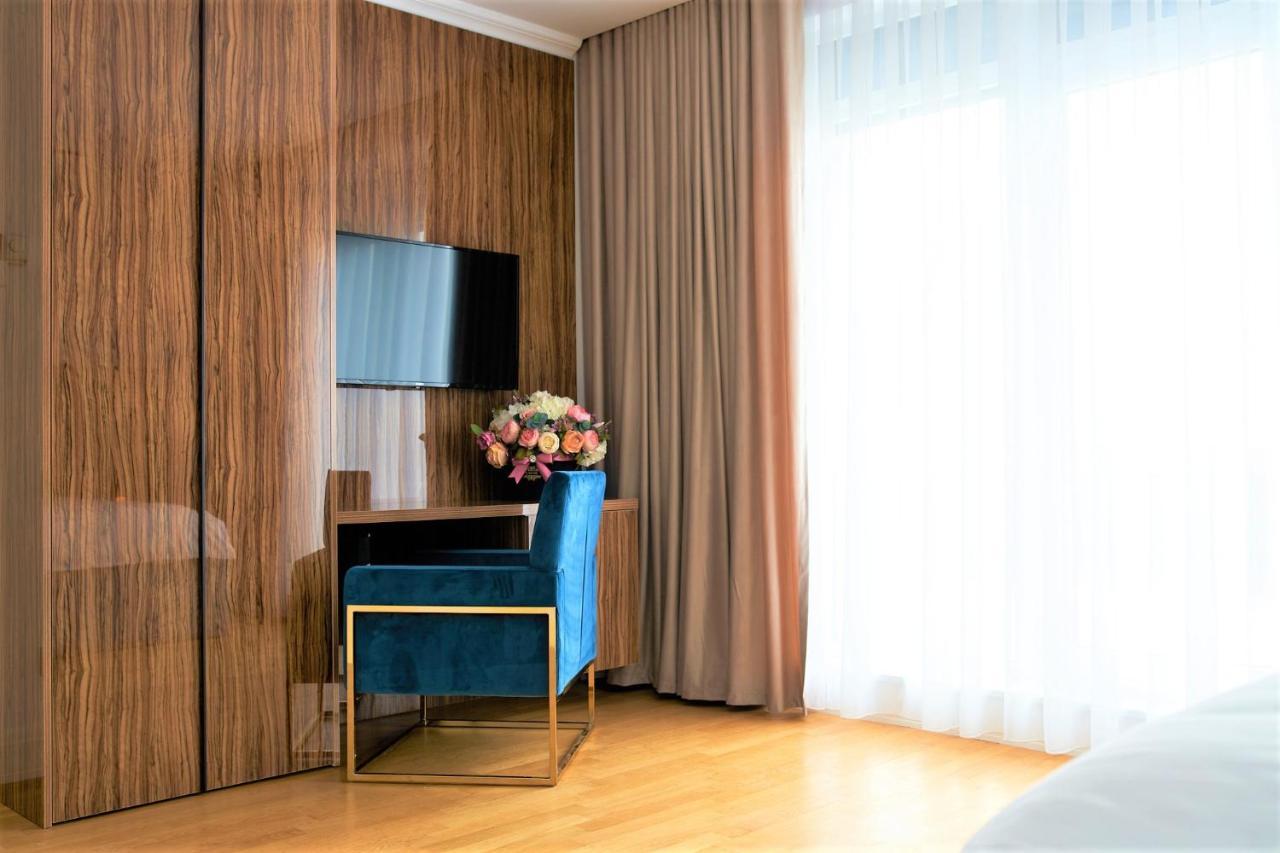 Hotel Glory Oradea Extérieur photo