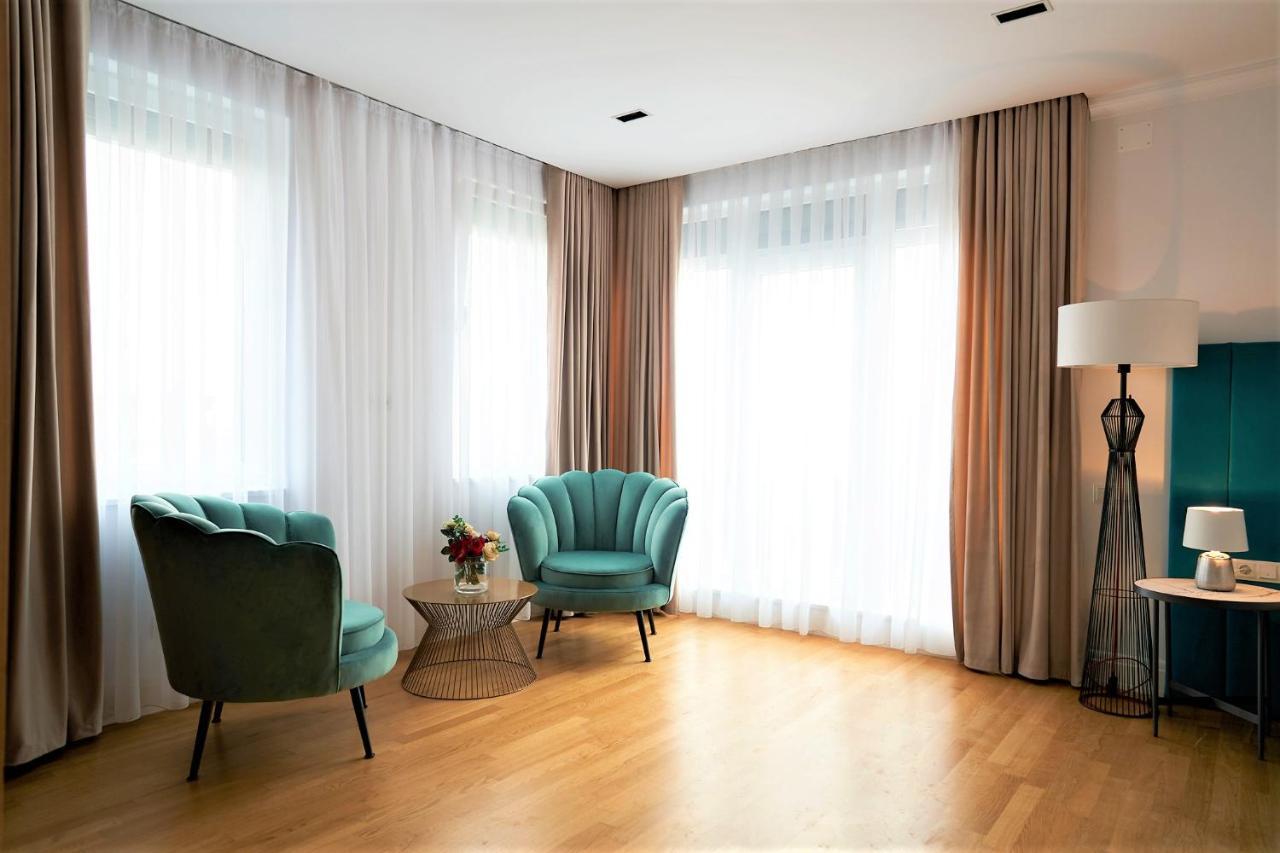 Hotel Glory Oradea Extérieur photo