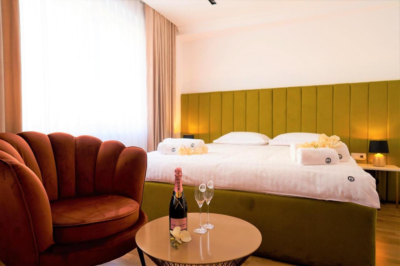 Hotel Glory Oradea Extérieur photo