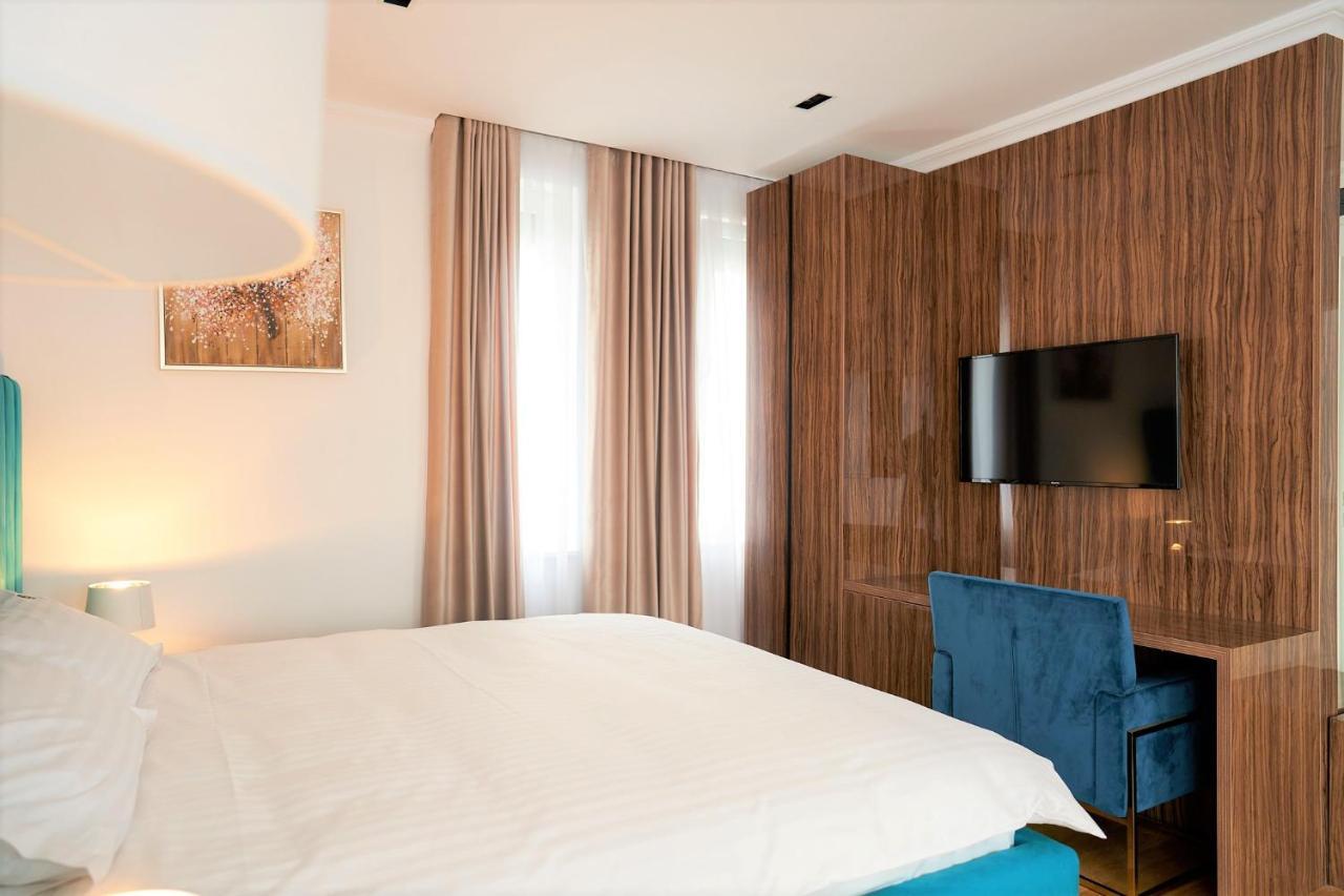 Hotel Glory Oradea Extérieur photo