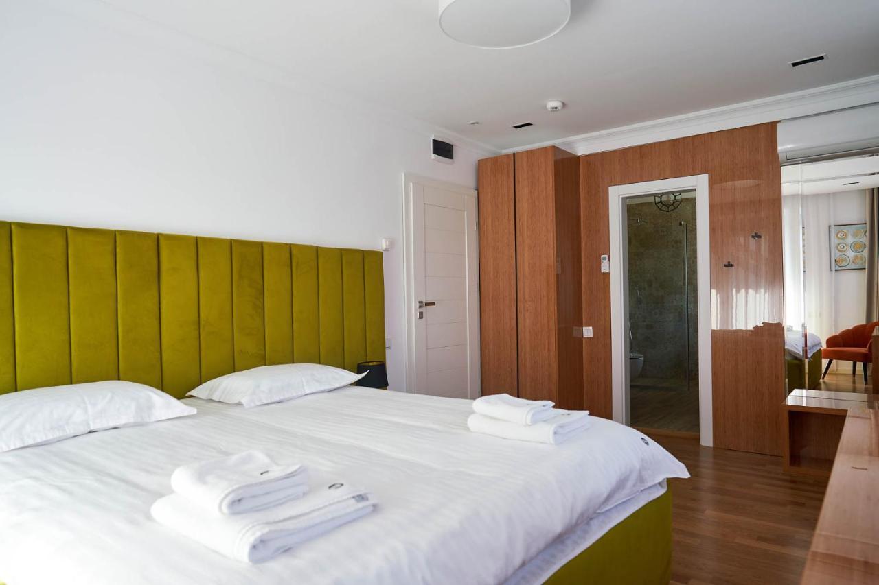 Hotel Glory Oradea Extérieur photo