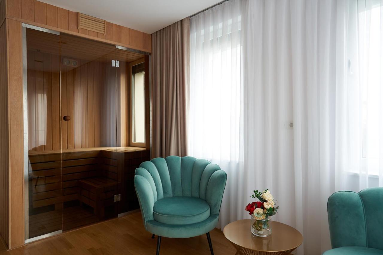 Hotel Glory Oradea Extérieur photo