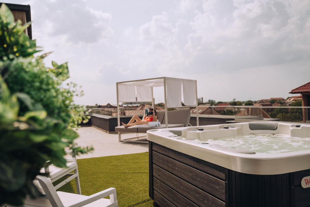 Hotel Glory Oradea Extérieur photo